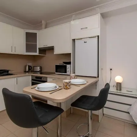 Club Atlantis 141 - *